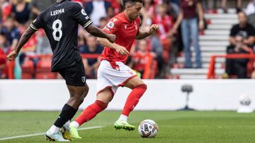 NOTTINGHAM, ENGLAND - SEPTEMBER 03: Nottingham Forest's Brennan Johnson (right) breaks away from AFC Bournemouth's Jefferson Lerma during the Premier League match between Nottingham Forest and AFC Bournemouth at City Ground on September 3, 2022 in Nottingham, United Kingdom. (Photo by Andrew Kearns - CameraSport via Getty Images)