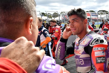 Jorge Martín logró una brutal pole en MotoGP en el Gran Premio de Australia. La pole llegó con la ayuda inestimable de su compañero Zarco, que le resultó una referencia ideal para parar el crono en 1:27.767 y establecer un nuevo récord en Phillip Island.