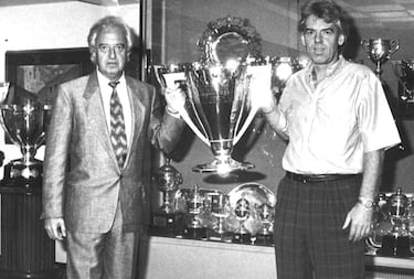 Con el Real Madrid levantó tres Ligas consecutivas: las de 1986-87, 1987-88 y 1988-89. También fue el responsable desde la parcela técnica de la Copa del Rey de 1989 y las Supercopas de España de 1988 y 1989.