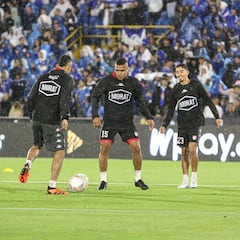 ¿Por qué los jugadores de Millonarios y Santa Fe salieron con camisetas de Morat?