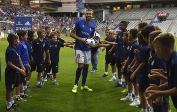 El 19 de agosto de 2016 el Real Oviedo hizo oficial su fichaje con un contrato por 2 temporadas, sin embargo, el futbolista ha decidido retirarse del fútbol al finalizar esta temporada y poner comienzo a su carrera como entrenador.