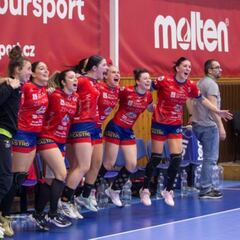 El Porriño, ante el Valur en la final de la Copa de Europa