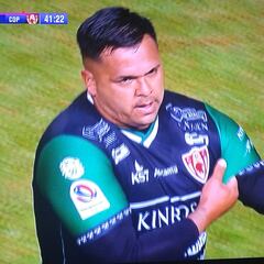 Nico Vargas se fue expulsado y con este gesto enfureció a los hinchas de la UC: “Frío”