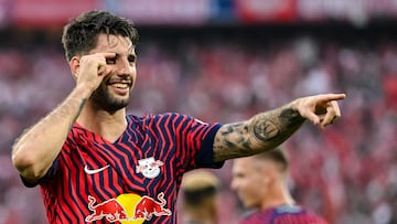 Dominic Szoboszlai, jugador del RB Leipzig, celebra un gol.