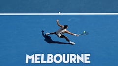 Melbourne (Australia), 20/01/2024.- Carlos Alcaraz of Spain in action during his 3rd round match against Juncheng Shang of China on Day 7 of the 2024 Australian Open at Melbourne Park in Melbourne, Australia, 20 January 2024. (Tenis, España) EFE/EPA/JOEL CARRETT AUSTRALIA AND NEW ZEALAND OUT
