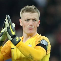 Jordan Pickford se metió en la pelea callejera para defender a su prometida