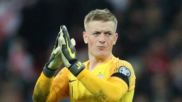 Jordan Pickford se metió en la pelea callejera para defender a su prometida