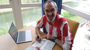 Ondarra, dibujando en su casa