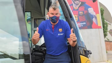 Jasikevicius salida antes de subir al autocar qe llevar&aacute; al equipo a su concentracion en Andorra.