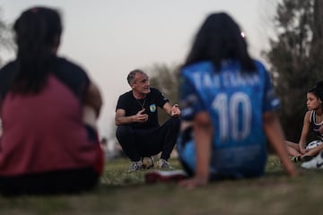 El Villas Unidas es un equipo femenino que milita en la tercera división argentina y representa a los barrios populares y lucha por la inclusión social.