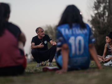 El Villas Unidas es un equipo femenino que milita en la tercera división argentina y representa a los barrios populares y lucha por la inclusión social.