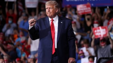 U.S. President Donald Trump concludes a campaign rally at Smith Reynolds Regional Airport in Winston-Salem, North Carolina, U.S., September 8, 2020. REUTERS/Jonathan Ernst