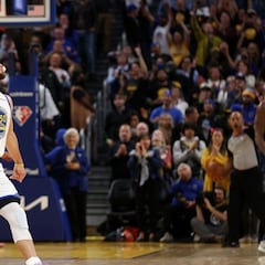 Stephen Curry es indestructible