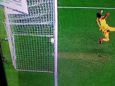 El VAR concede el gol del Valencia en su estreno en Copa