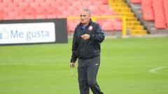 Corinthians entren&oacute; en la tarde del martes en El Camp&iacute;n, bajo una permanente lluvia. El equipo brasile&ntilde;o hizo trabajo defensivo en los cobros de pelota parada, previo al partido frente a Santa Fe del mi&eacute;rcoles.