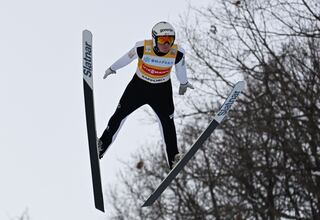 Prevc se impone en los saltos de Sapporo