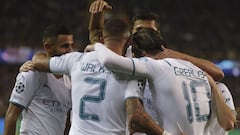 Bruges (Belgium), 19/10/2021.- Manchester City&#039;s Kyle Walker (2-L) celebrates with teammates after scoring the 0-3 goal during the UEFA Champions League group A soccer match between Club Brugge and Manchester City in Bruges, Belgium, 19 October 2021.