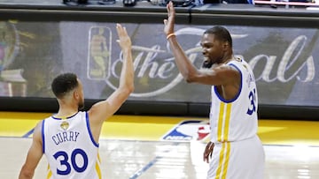 Durant devora a LeBron y los Warriors aplastan a los Cavs (1-0)