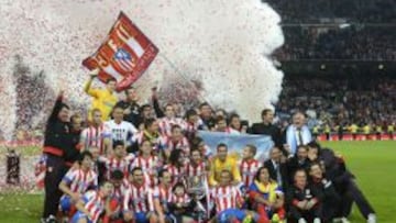 Los jugadores celebraron as&iacute; el t&iacute;tulo.