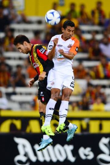 El Venado, quien pasó sus mejores momentos con Chivas, ahora a sus 32 años juega para Alebrijes de Oaxaca.