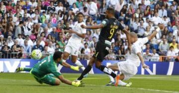 Gol anulado a Youssef El Arabi.