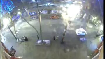 Nashville amaneció esta navidad con una fuerte explosión, que hasta el momento ha dejado tres heridos y una cámara de seguridad captó el momento exacto de la detonación.