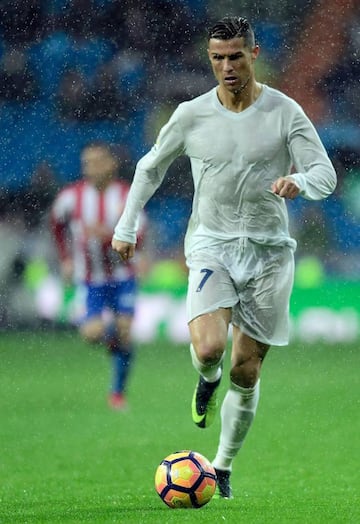 La camiseta reciclada tras el efecto de la lluvia.