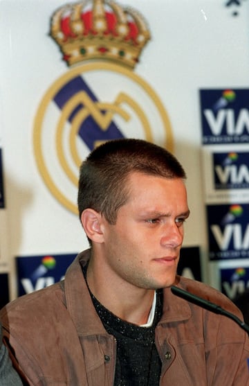 El futbolista brasileño llegó al Real Madrid en 1998, pero tras un año en el equipo fichó por el Valladolid sin disputar un minuto como jugador blanco.