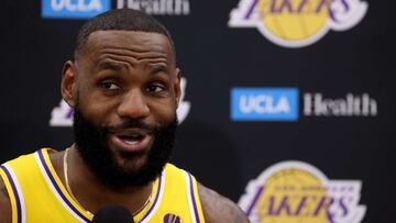 La estrella de los Lakers, LeBron James, confirma que est&aacute; vacunado y se moja en el debate que domina la NBA en estos momentos.