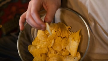 El motivo por el que la Unión Europea quiere prohibir la venta de patatas fritas con sabor a jamón