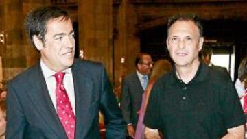 García Macua y Joaquín Caparrós.