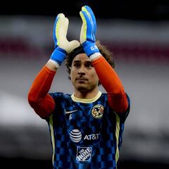 Guillermo Ochoa enciende a la afición tapatía