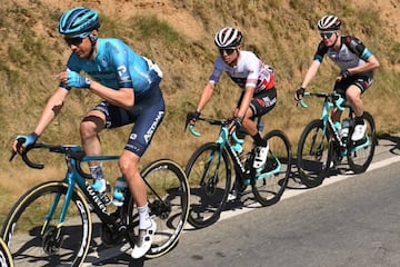 Esteban Chaves mandó en la etapa reina de la Volta a Catalunya y consiguió su primera victoria en 2021