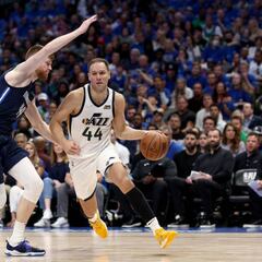 Mavs lose at home to Jazz as NBA playoffs start