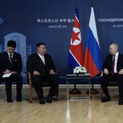 Extraño movimiento de pie de Putin: las hipótesis manejadas