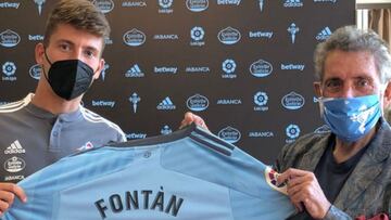 Jos&eacute; Font&aacute;n posa junto a Carlos Mouri&ntilde;o con la camiseta del Celta.