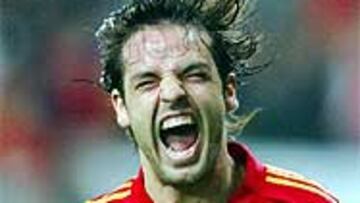 <B>REGRESO.</B> Morientes ha vuelto a la selección y lo ha hecho marcando un buen gol de cabeza.