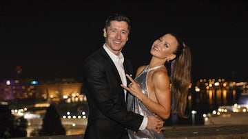 Both Robert Lewandowski and his wife looked stunning on New Year’s Eve as they showed off their dance skills in this 360-degree video.