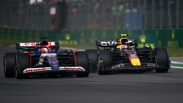 Liam Lawson le pinta el dedo a Checo Pérez en el GP de México