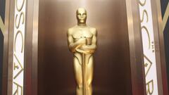 Estatua de un premio Oscar situada en el Dolby Theatre de Los &Aacute;ngeles
 