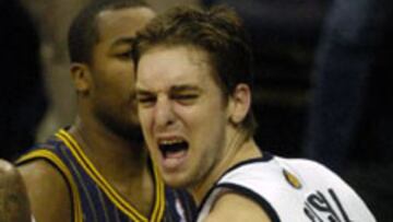 Gasol pierde el mano a mano contra Jermaine O'Neal