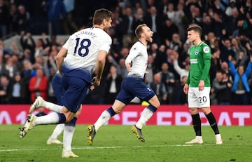 Tottenham venció al Brighton en la fecha 33 de la Premier League. El gol lo anotó Christian Eriksen en el minuto 88'. 