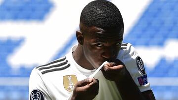 Vinicius fue presentado: "Mi juego es parecido al de Neymar..."