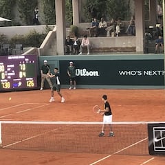 Alcaraz: exhibición en Grecia y apoyo a su hermano pequeño