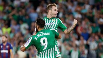 La leyenda Joaqu&iacute;n y el Pichichi Loren dan aire al Betis