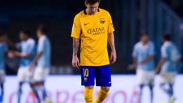 Abatido. Messi es el jugador del Barça que más dispara a puerta, pero no encuentra el arco rival. Ante el Celta volvió a chutar al poste.
