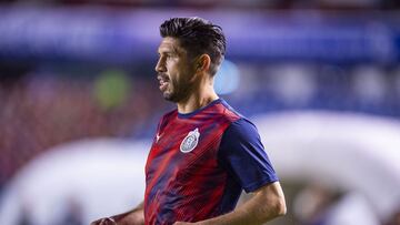 Oribe Peralta durante un partido de las Chivas