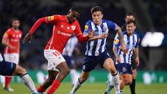 Matheus Uribe durante el partido entre Porto y Santa Clara por la Primeira Liga de Portugal.