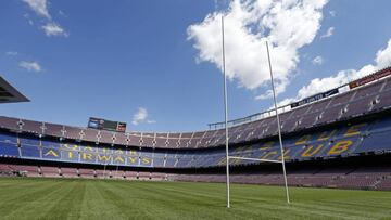 El Camp Nour ya tiene los palos de rugby instalados.