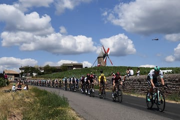 El pelotón durante la octava etapa del Tour de Francia 2019. 